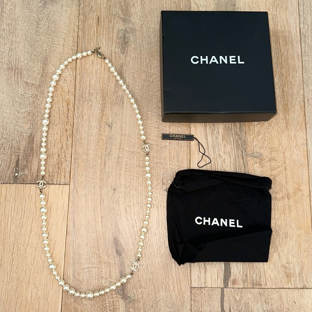Like New! CHANEL pearl necklace